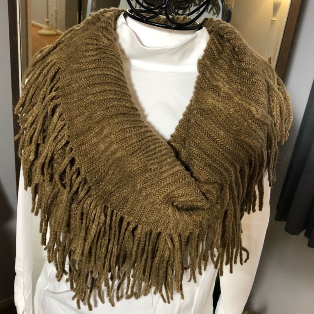 🧣 Red Knit Fringe Tube Infinity Scarf 🧣